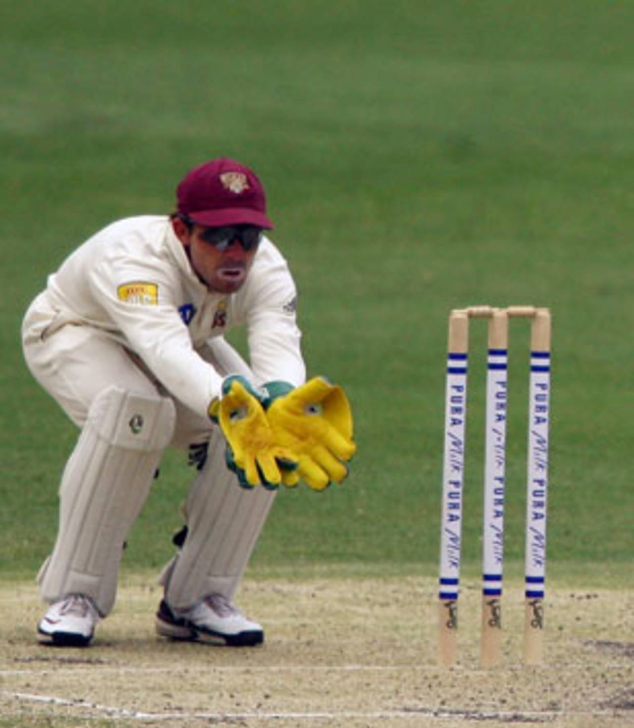 Brad Hodge hits a six, Queensland Bulls v Victoria Bushrangers, Pura Cup, Brisbane, 20 November 2007