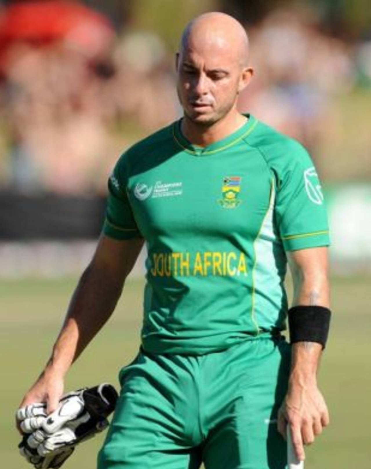 Herschelle Gibbs had to retire with an abdominal strain, South Africa v West Indies, Champions Trophy warm-up match, Potchefstroom, September 18, 2009