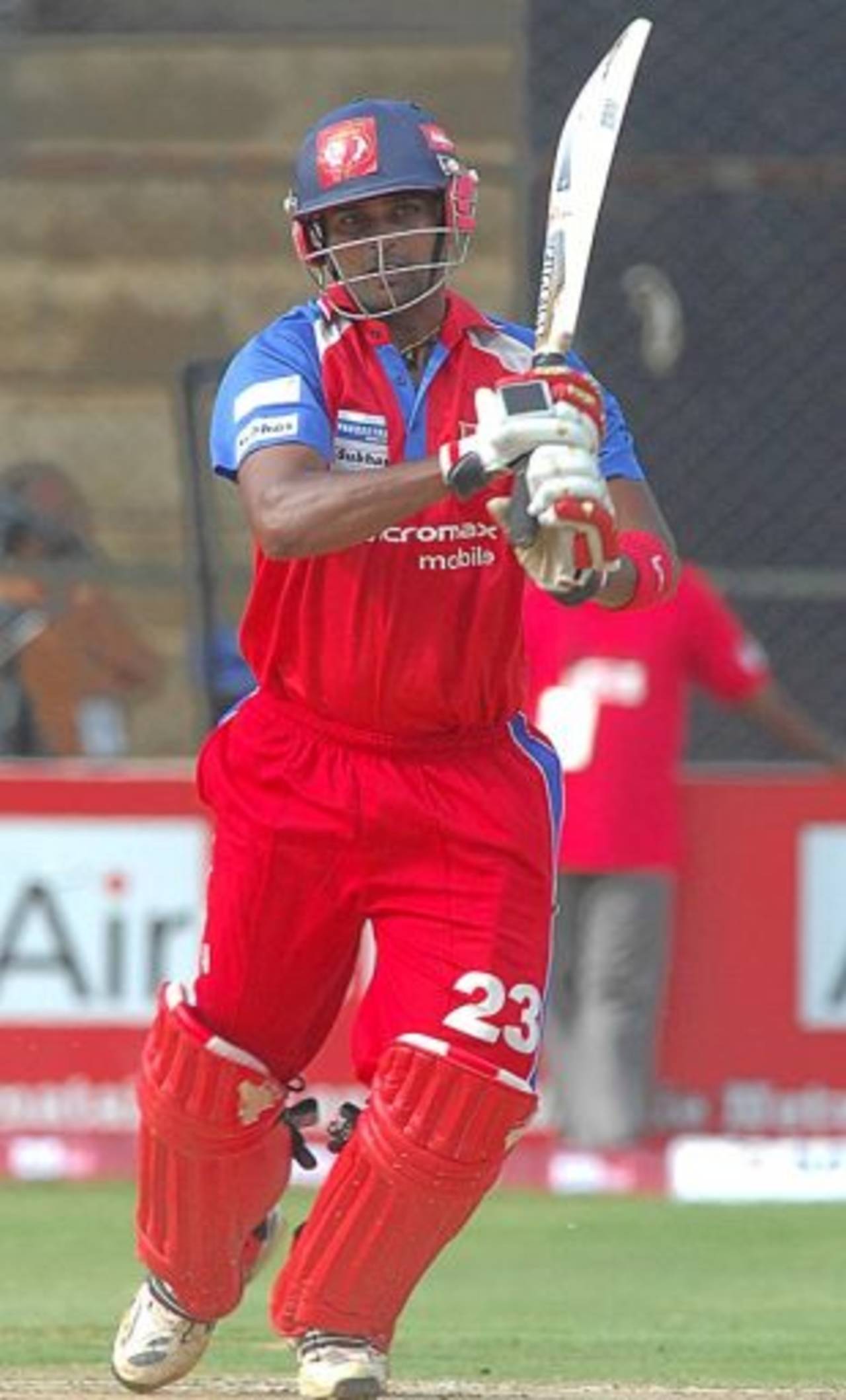 R Vinay Kumar struck three fours and three sixes in his 54, Belagavi Panthers v Bangalore Brigadiers (Urban), 1st semi-final, Karnataka Premier League Cup, September 22, 2009