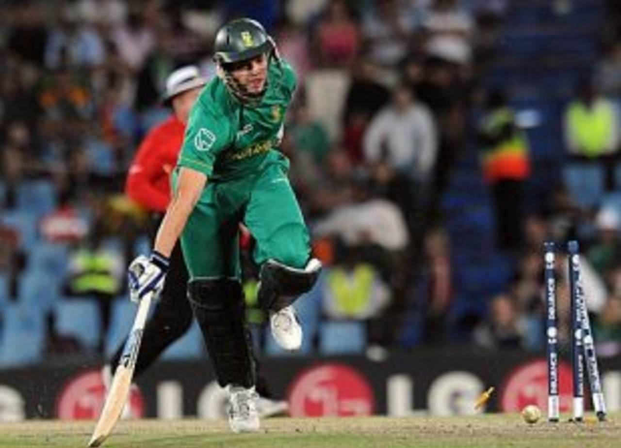 Albie Morkel is run out to a direct hit from the wicketkeeper, South Africa v England, ICC Champions Trophy, Group B, Centurion, September 27, 2009