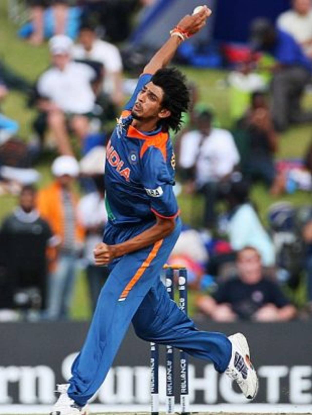Ishant Sharma was given a hard time by the Australian batsmen, Australia v India, ICC Champions Trophy, Group A, Centurion, September 28, 2009