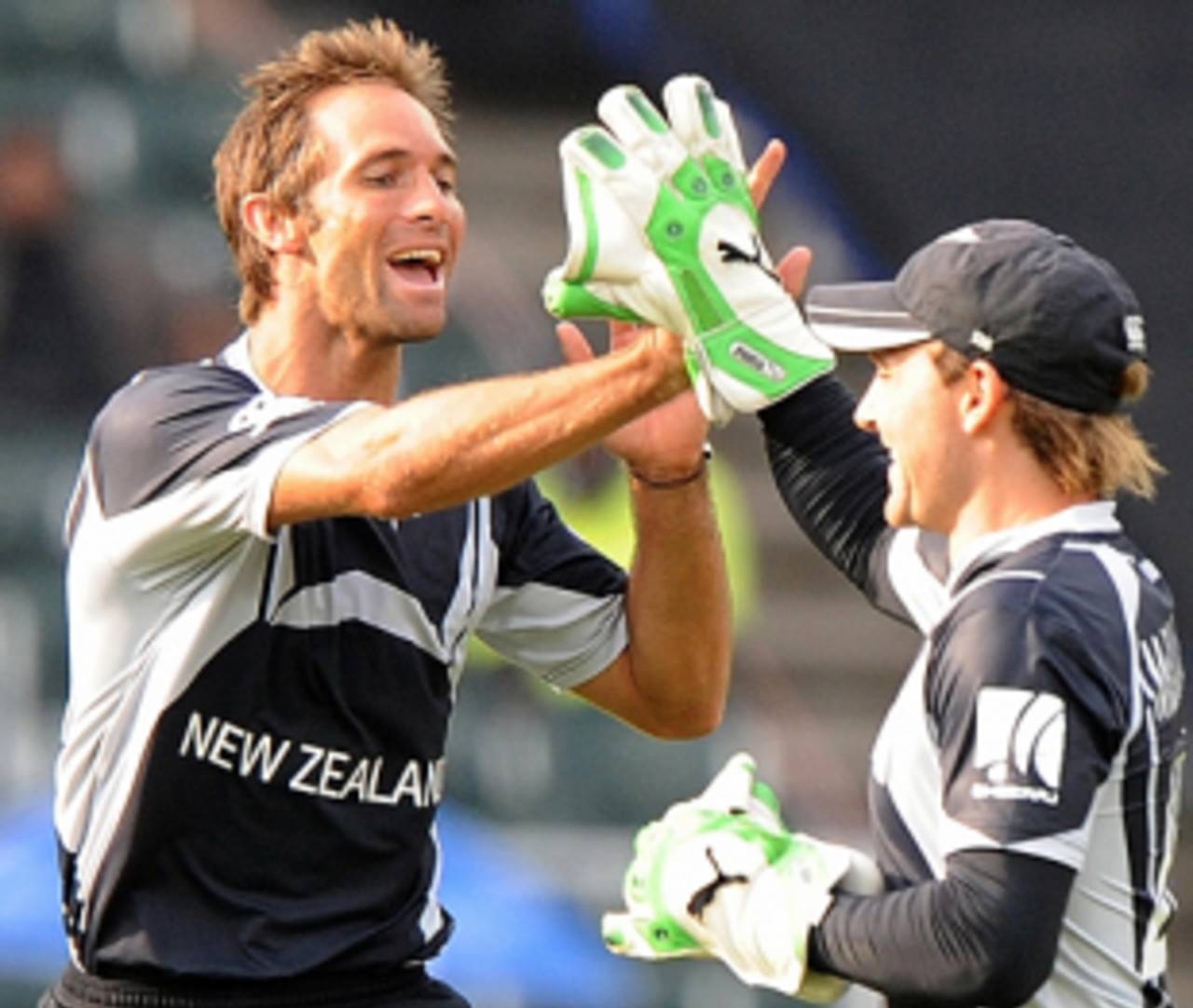 Grant Elliott is ecstatic after removing Paul Collingwood, England v New Zealand, ICC Champions Trophy, Group B, Johannesburg, September 29, 2009