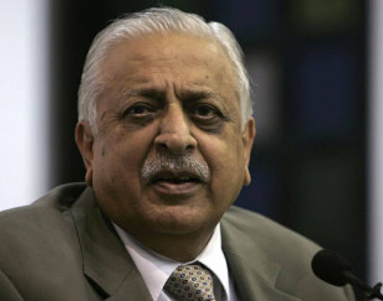 Ijaz Butt takes questions from the media, Lahore, October 19, 2009