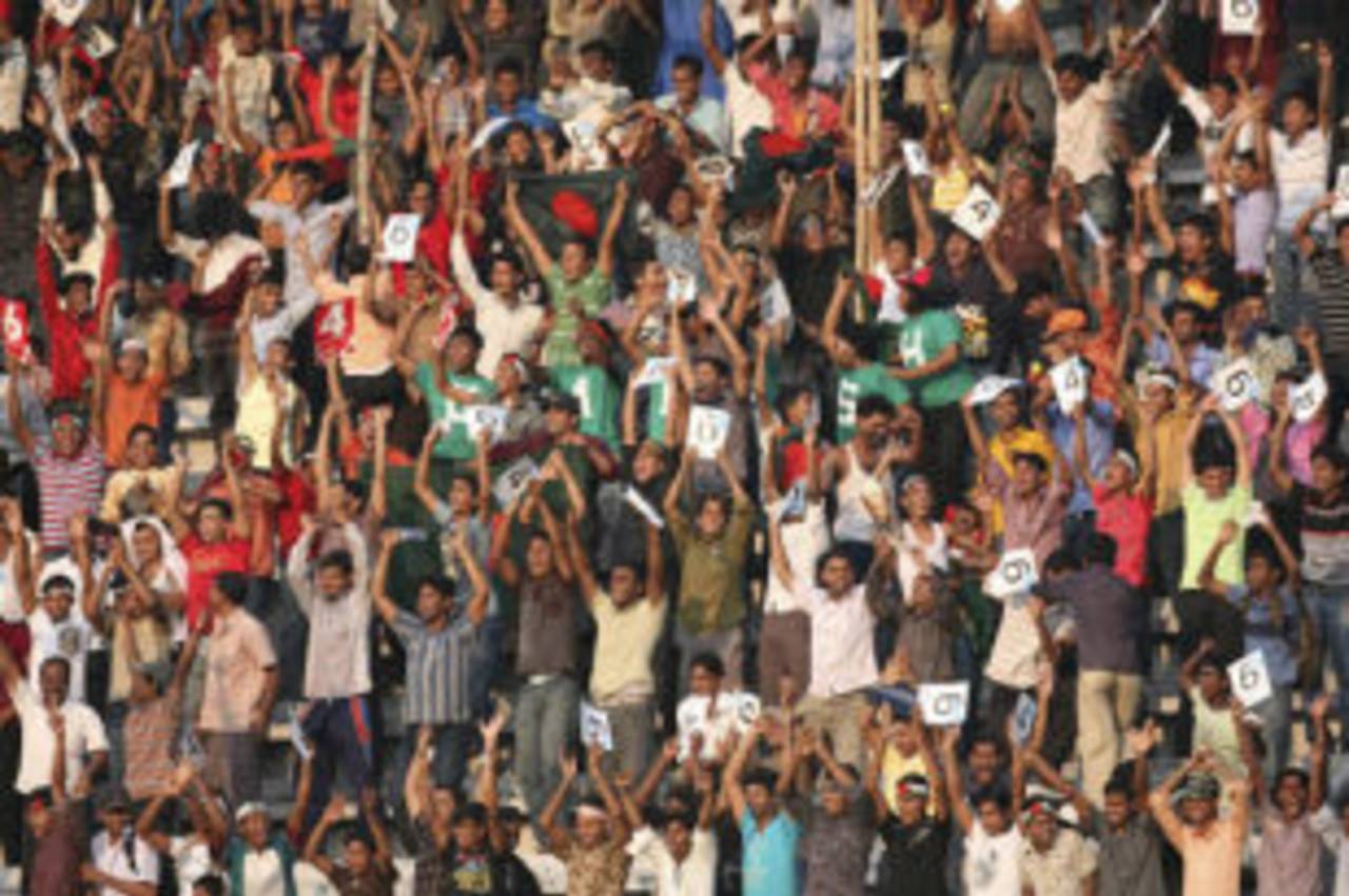 A big crowd turned out to cheer Bangladesh in their first home match in nine months, Bangladesh v Zimbabwe, 1st ODI, Mirpur, October 27, 2009