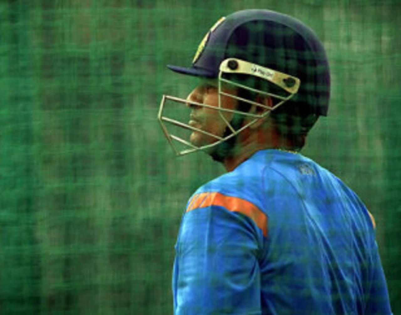Sachin Tendulkar waits at the nets, Delhi, October 30, 2009