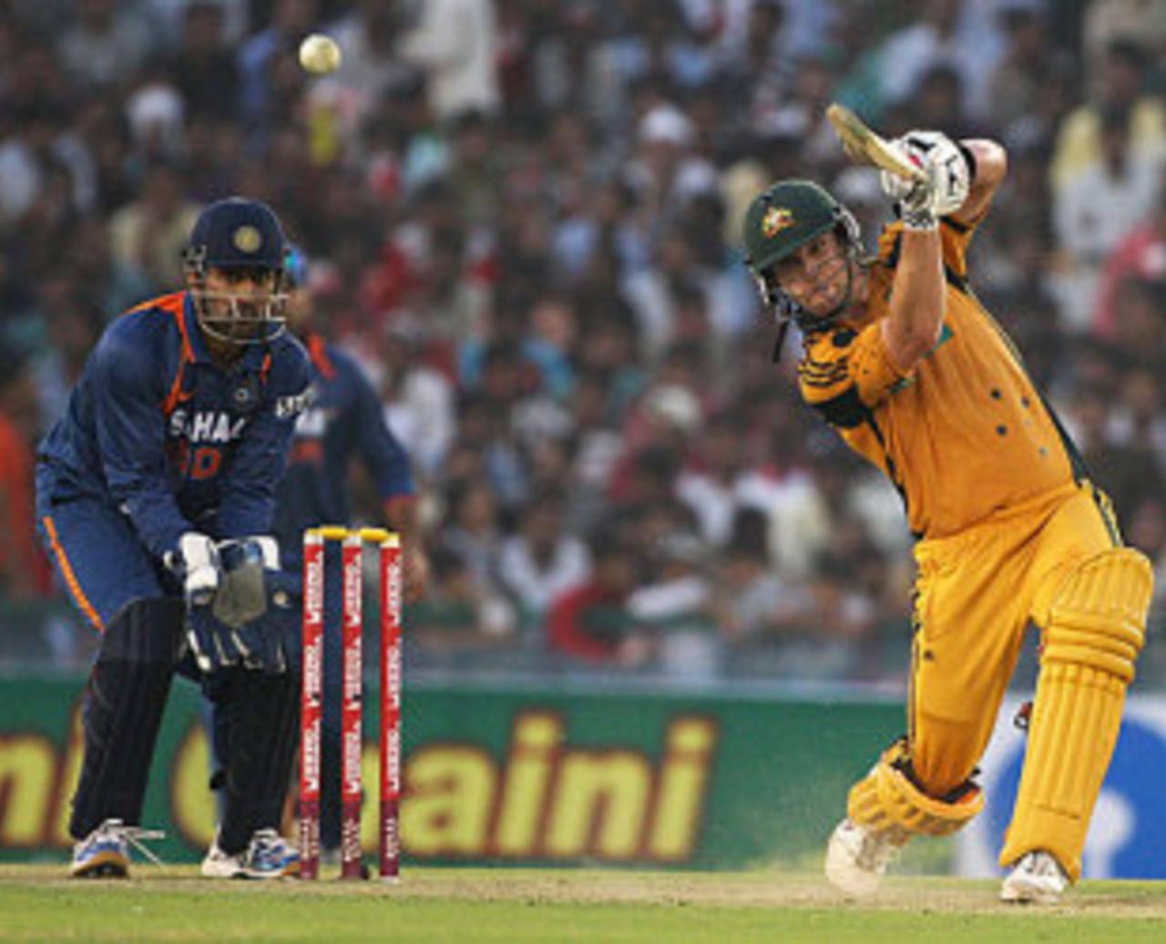Cameron White gets adventurous, India v Australia, 4th ODI, Mohali, November 2, 2009 