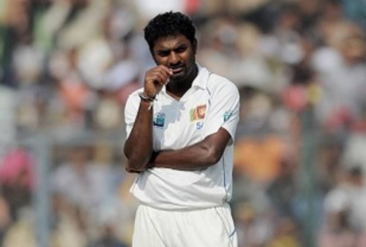Muttiah Muralitharan went wicketless on the second day, India v Sri Lanka, 2nd Test, Kanpur, 2nd day, November 25, 2009