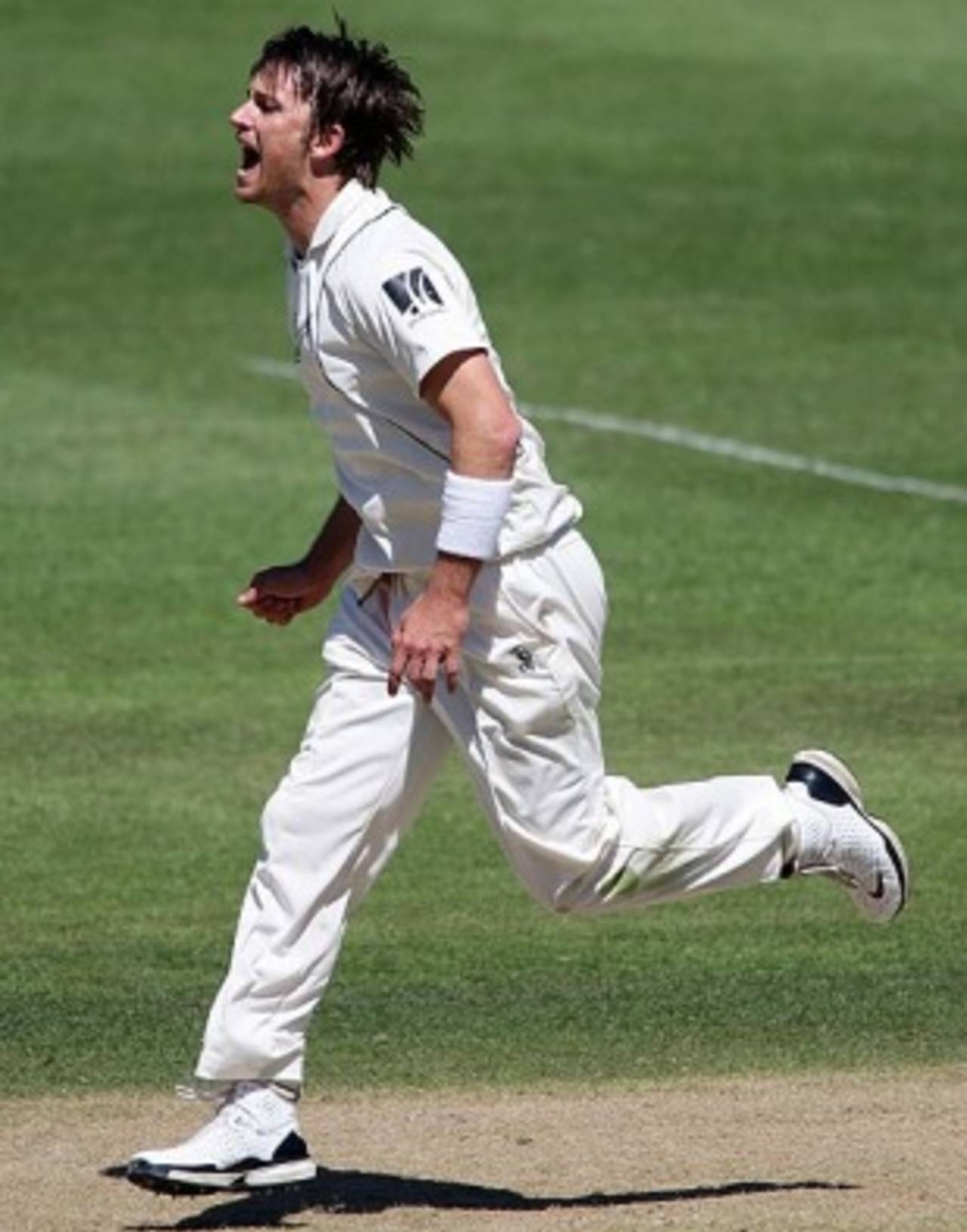Shane Bond bowled a fast and hostile spell, New Zealand v Pakistan, 1st Test, Dunedin, 3rd day, November 26, 2009