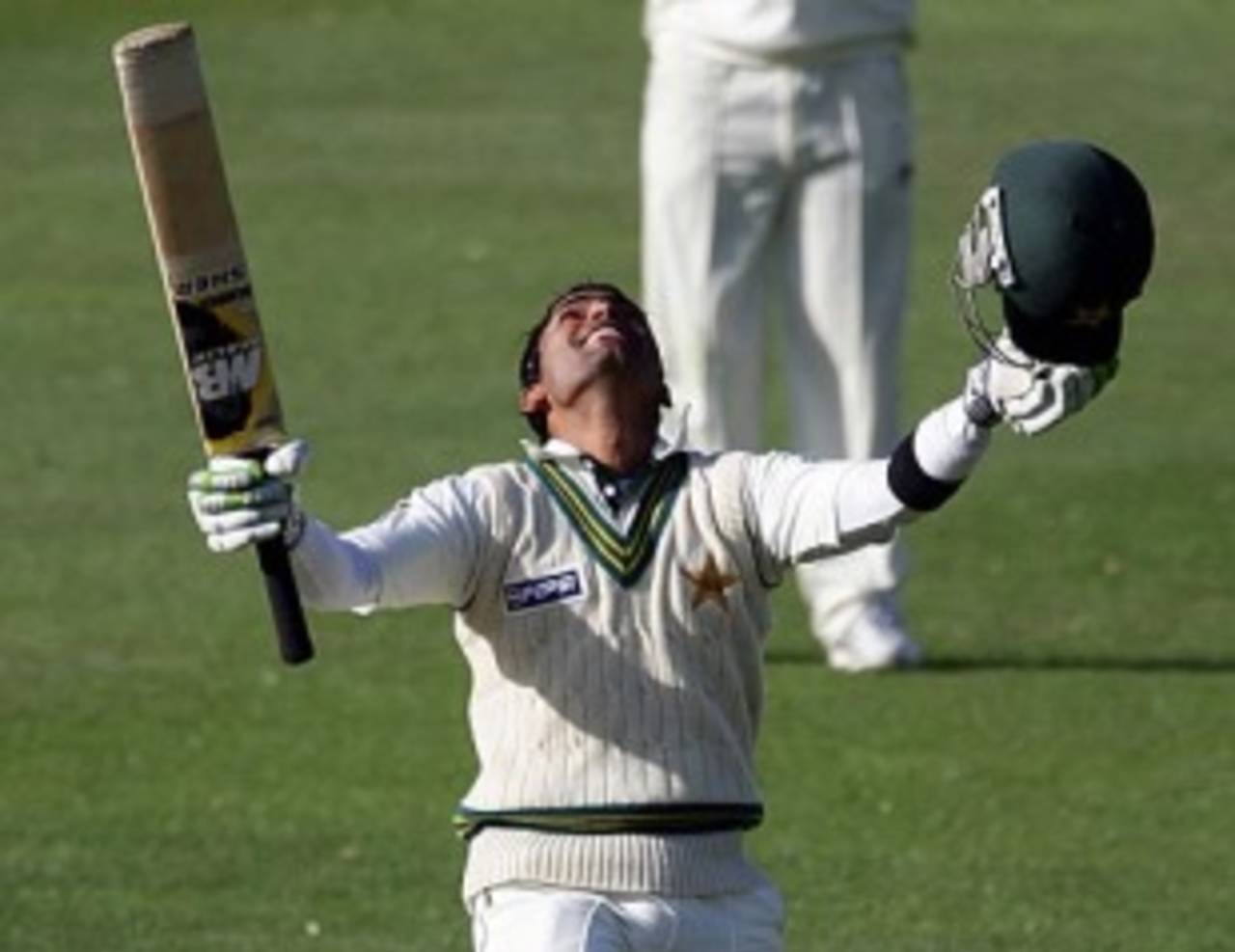 Umar Akmal celebrates his century on debut, New Zealand v Pakistan, 1st Test, Dunedin, 3rd day, November 26, 2009