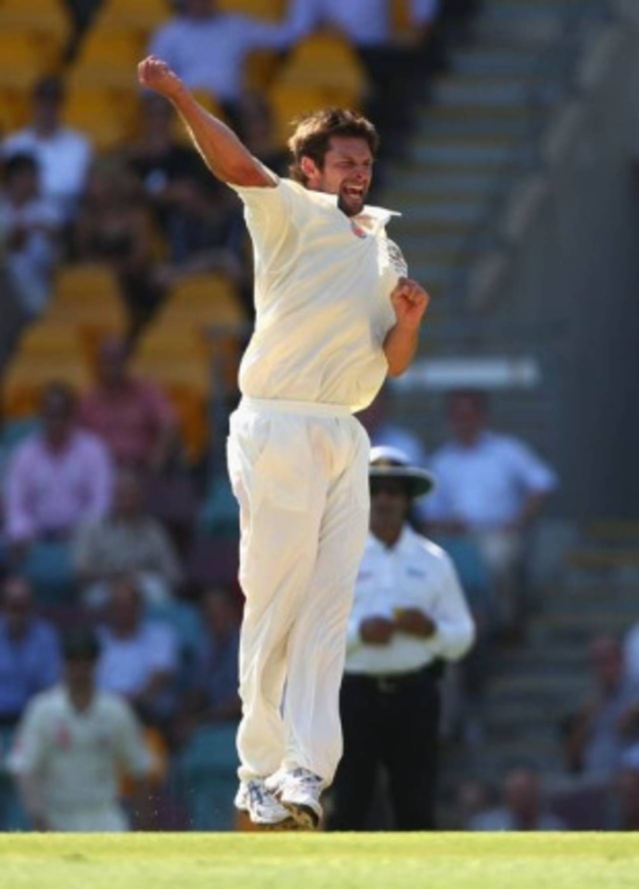 Ben Hilfenhaus celebrates the wicket of Chris Gayle, Australia v West Indies, 1st Test, Brisbane, 2nd day, November 27, 2009