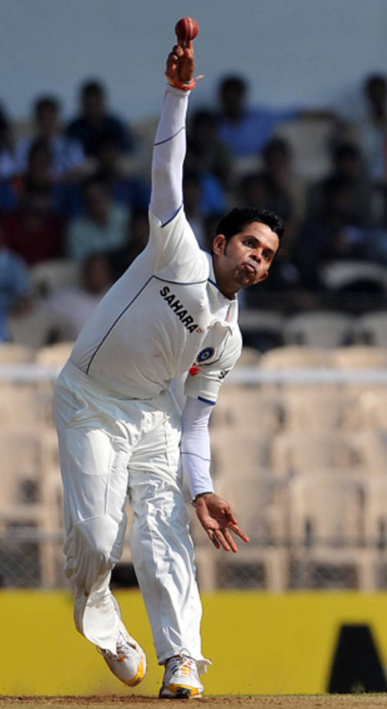 India will strongly consider including Sreesanth as a third seamer, in place of Amit Mishra, for the Kolkata Test&nbsp;&nbsp;&bull;&nbsp;&nbsp;AFP