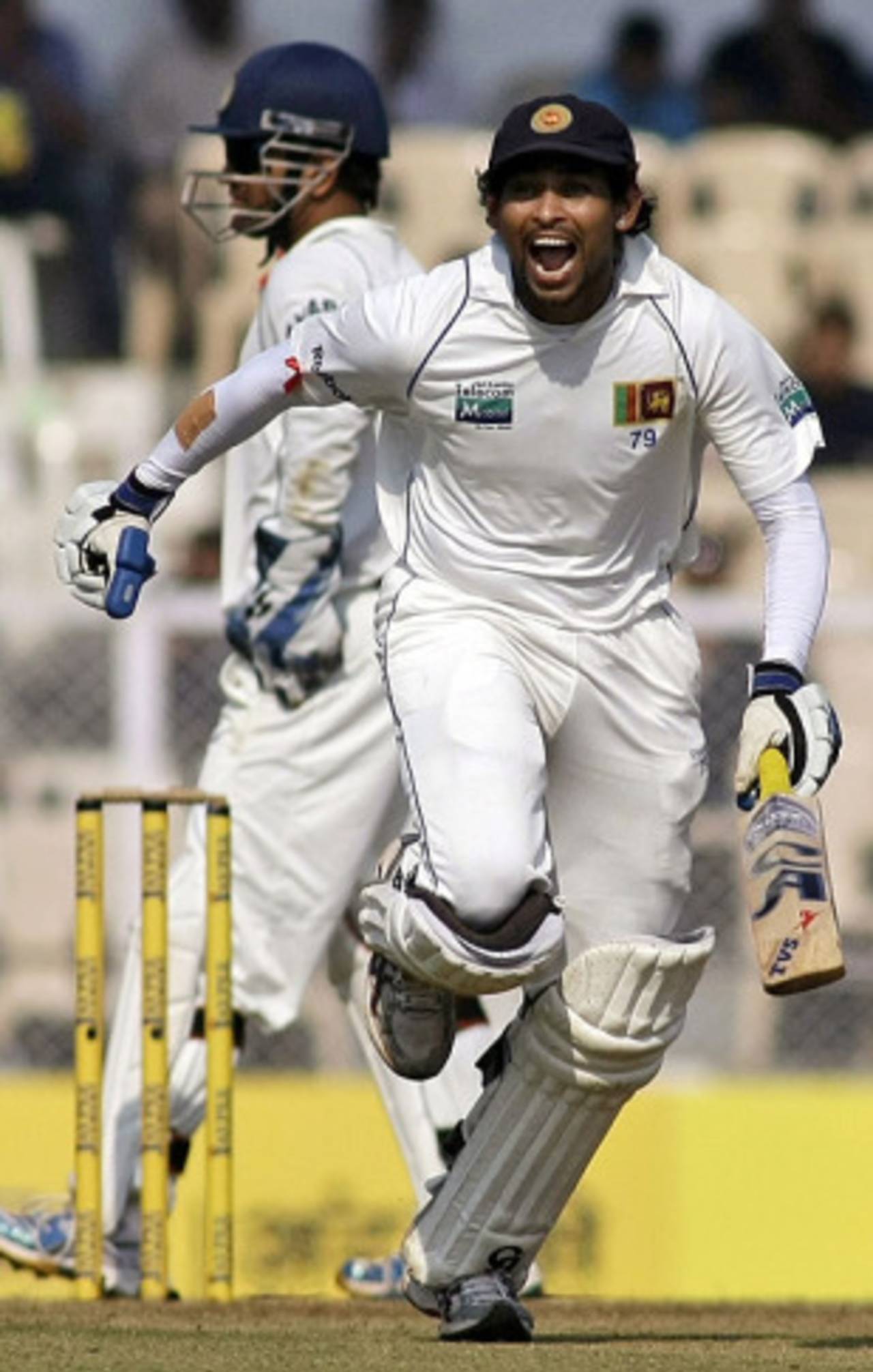 Tillakaratne Dilshan reaches his century, India v Sri Lanka, 3rd Test, Mumbai, 1st day, December 2, 2009