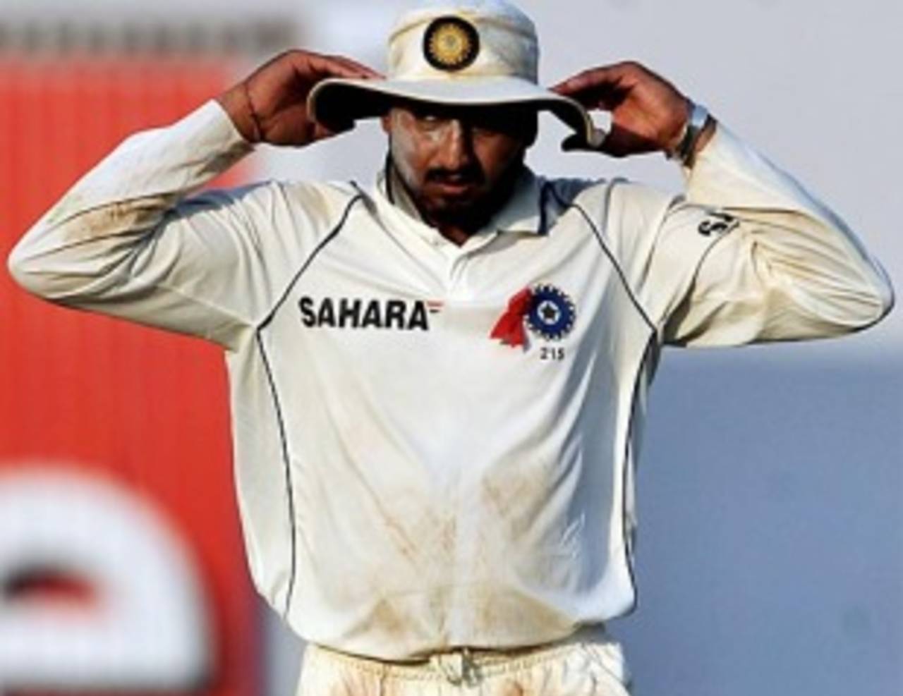 Harbhajan Singh finished the first day with 4 for 107, India v Sri Lanka, 3rd Test, Mumbai, 1st day, December 2, 2009