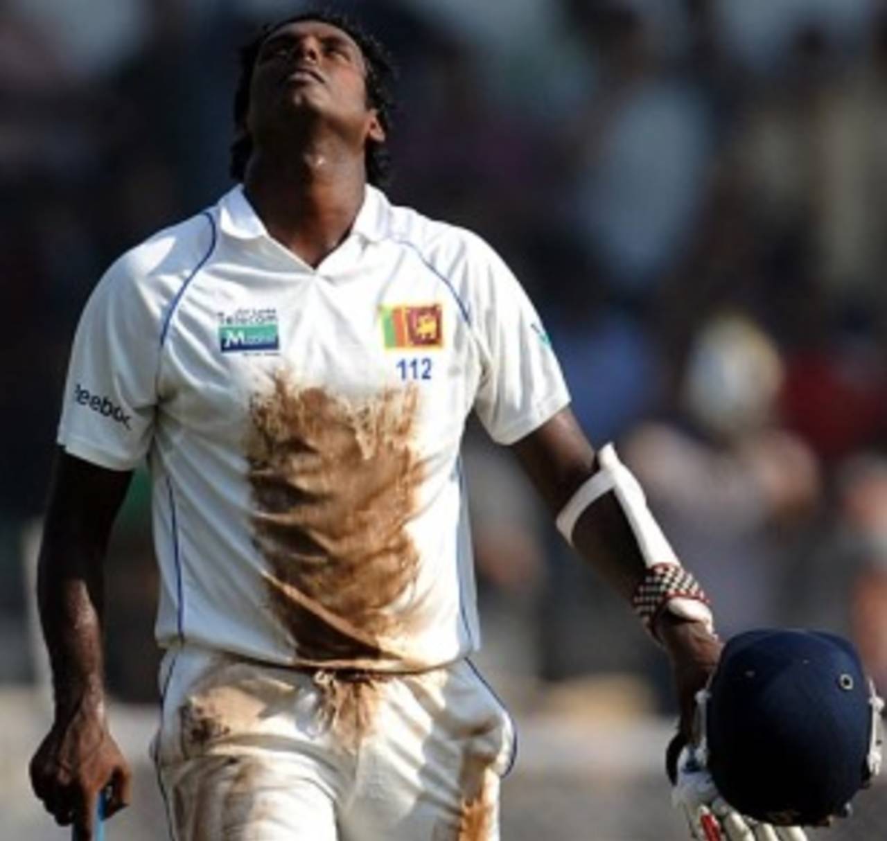 Angelo Mathews is disappointed after missing his hundred, India v Sri Lanka, 3rd Test, Mumbai, 2nd day, December 3, 2009