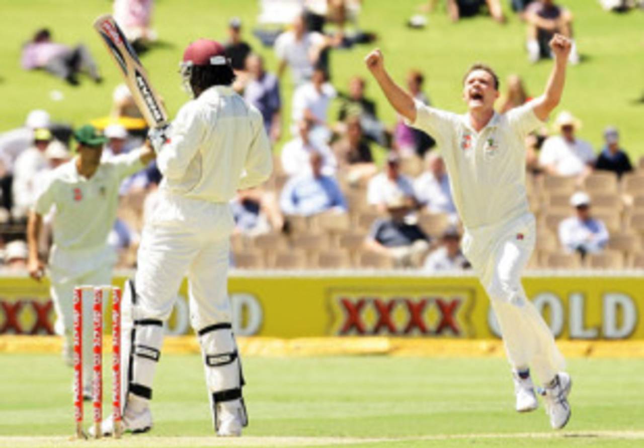 Doug Bollinger picks up Chris Gayle, Australia v West Indies, 2nd Test, Adelaide, 4 December 2009