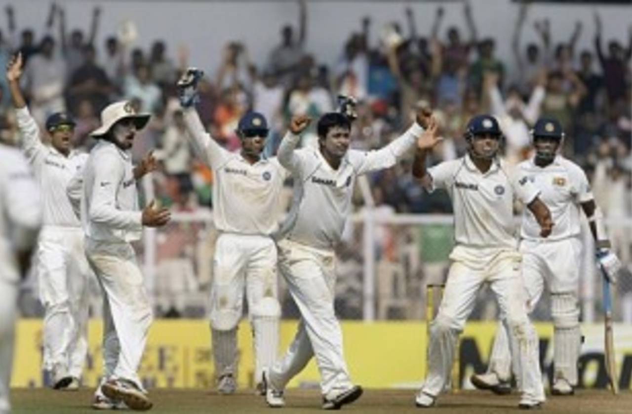 Pragyan Ojha dismissed Angelo Mathews on the stroke of tea, India v Sri Lanka, 3rd Test, Mumbai, 4th day, December 5, 2009