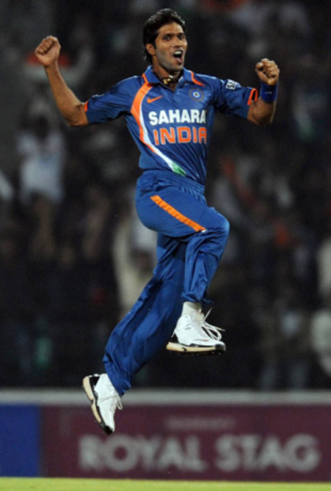 Of the half-dozen bowlers tried by India in the recent past, only Ashok Dinda has made it to Sri Lanka&nbsp;&nbsp;&bull;&nbsp;&nbsp;AFP