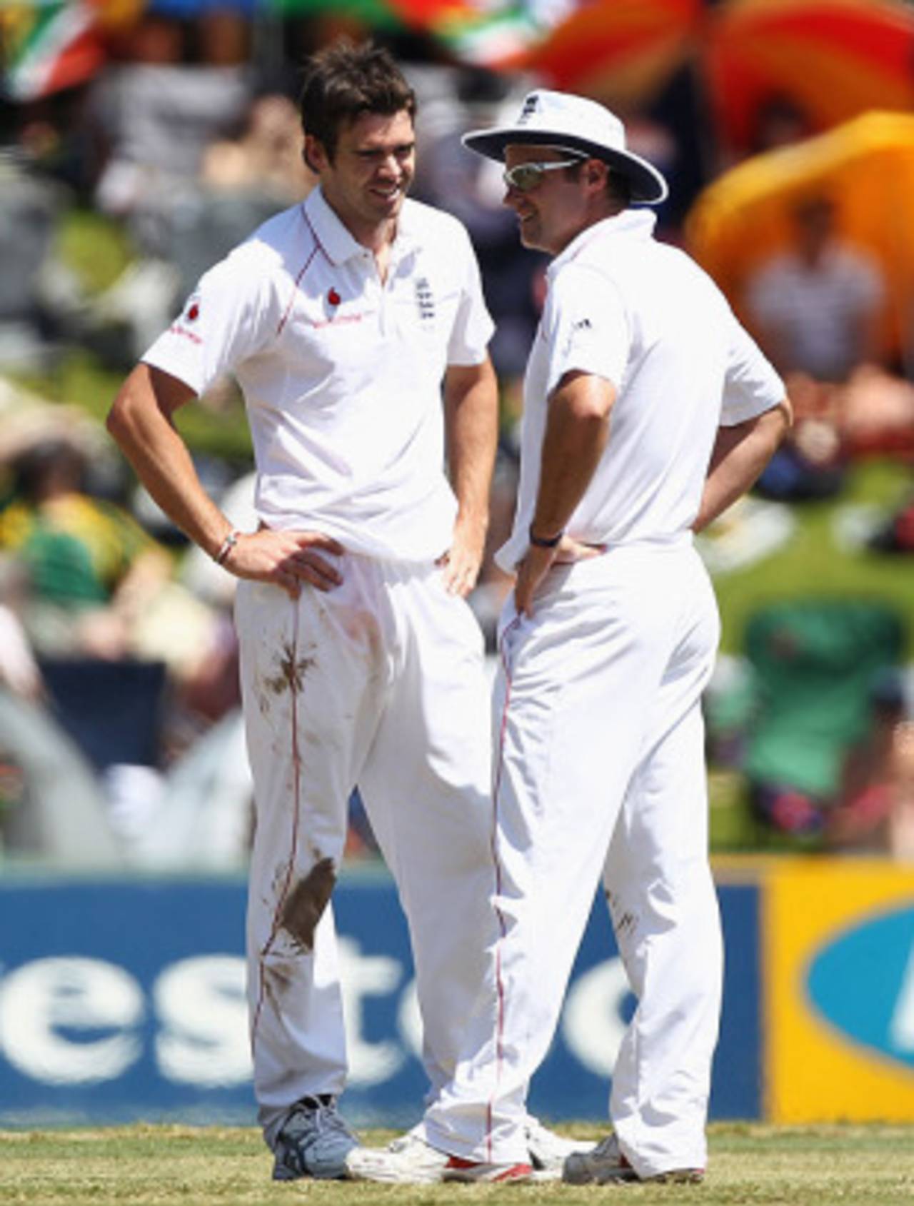 James Anderson and Andrew Strauss debate the use of the umpiring review, South Africa v England, 1st Test, Centurion, December 16, 2009