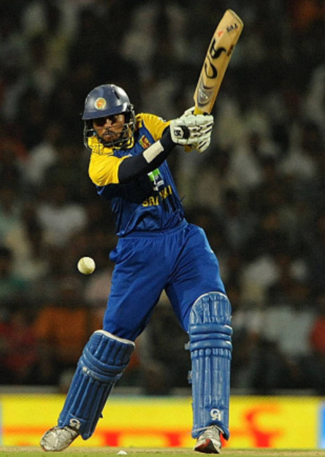 Tillakaratne Dilshan gives it a thump, India v Sri Lanka, 2nd ODI, Nagpur, December 18, 2009