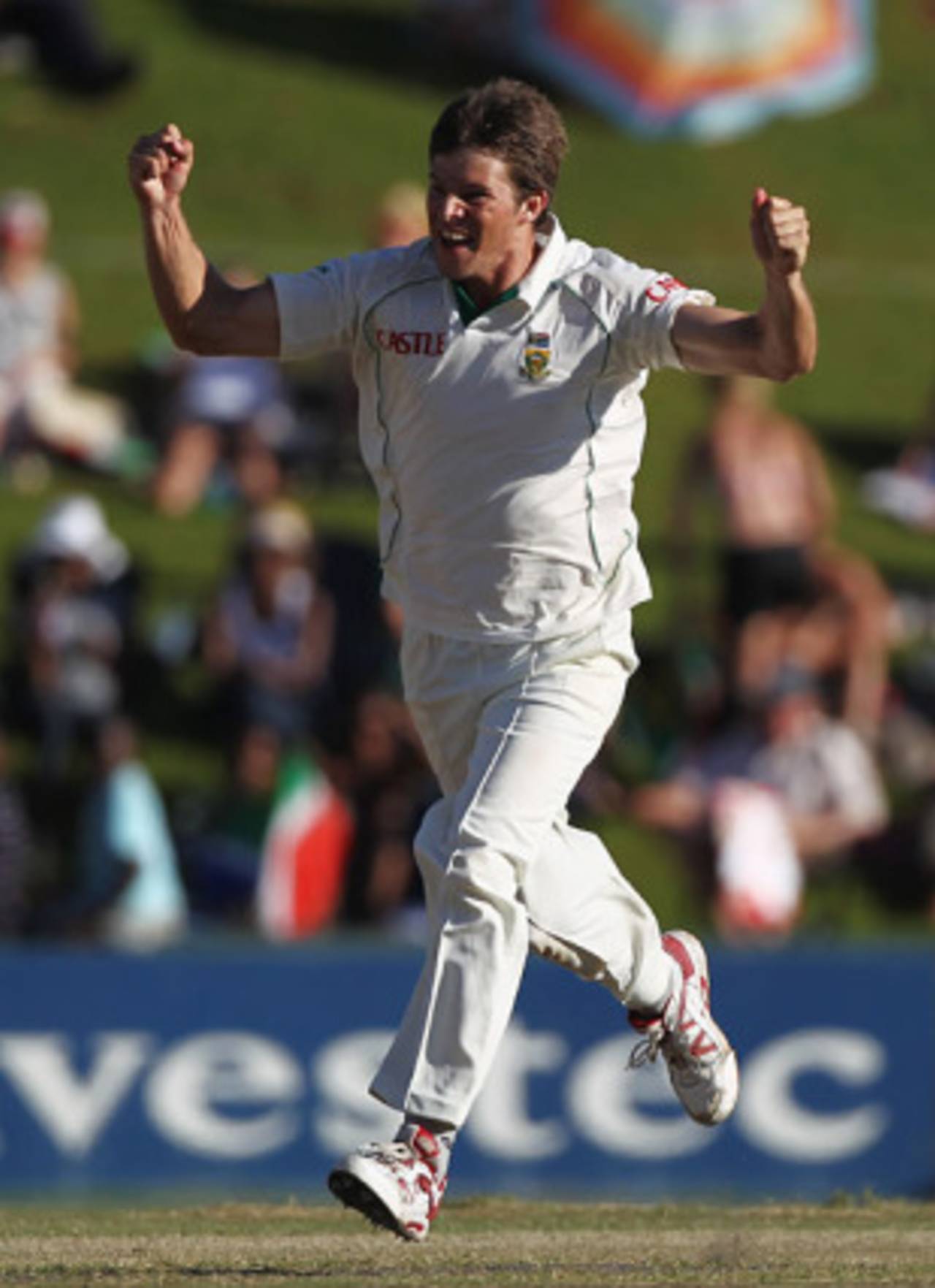 Friedel de Wet, celebrates dismissing Ian Bell for 2, as his second new-ball spell almost won South Africa the Test, South Africa v England, 1st Test, Centurion, 5th day, December 20, 2009