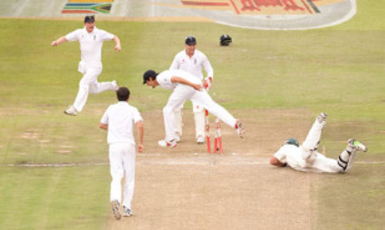 Graeme Smith defied everything but his own partner as he was run out by Alastair Cook&nbsp;&nbsp;&bull;&nbsp;&nbsp;PA Photos