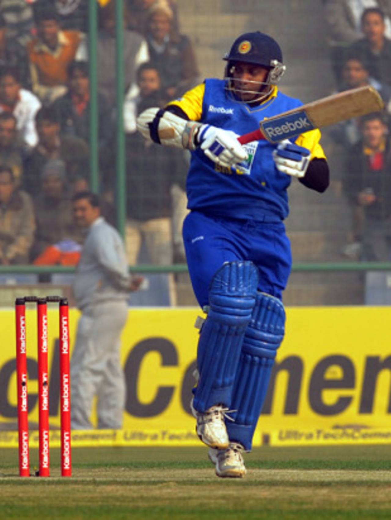 Sanath Jayasuriya fends off a short delivery, India v Sri Lanka, 5th ODI, December 27, 2009