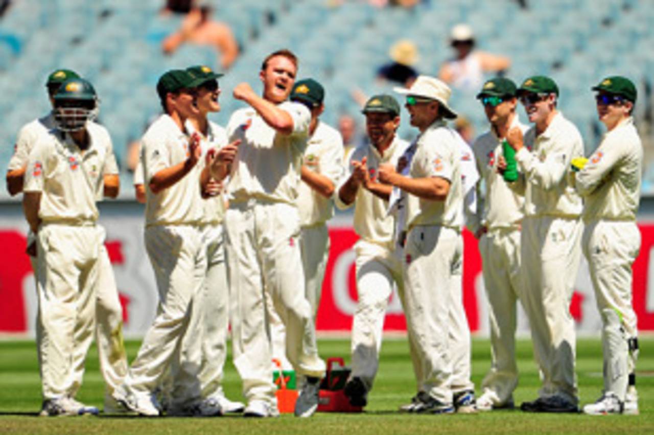 Doug Bollinger reenacts his wicket-taking celebrations to the amusement of his team-mates, Australia v Pakistan, 1st Test, Melbourne, 4th day, December 29, 2009