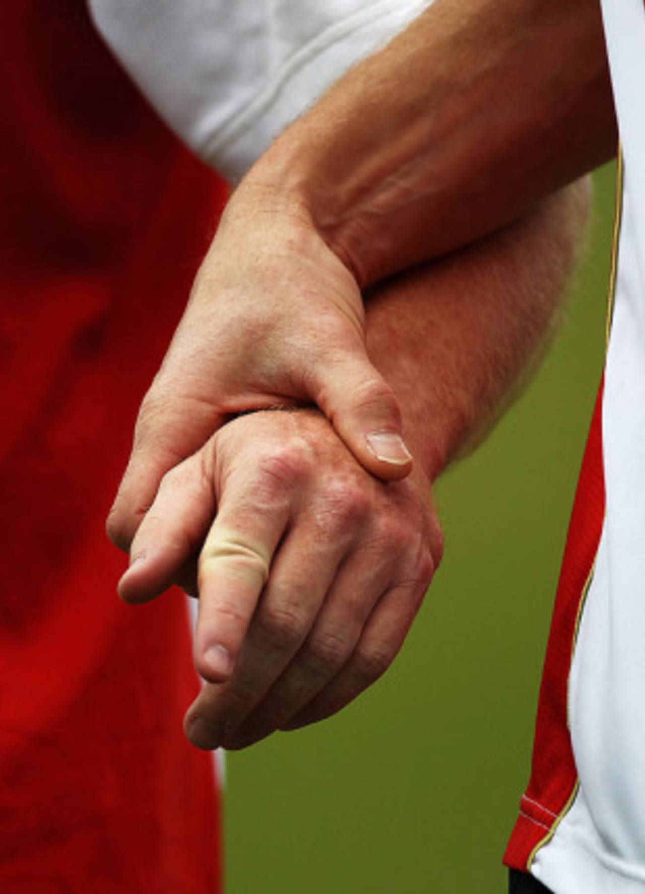 Paul Collingwood suffered a dislocated finger during practice on the fourth morning, South Africa v England, 2nd Test, Durban, December 29, 2009 