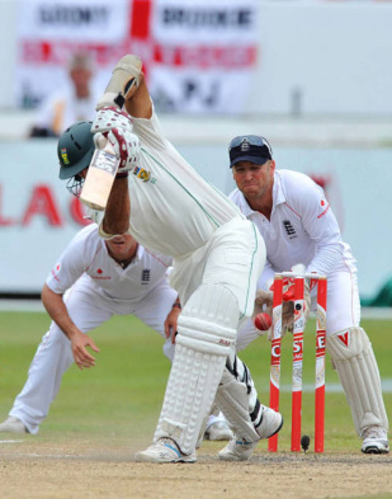 Graeme Swann spun one back through the gate of Hashim Amla to claim his second wicket, South Africa v England, 2nd Test, Durban, December 29, 2009 