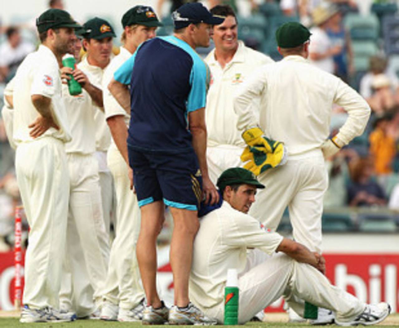 Mitchell Johnson gets some treatment during the drinks break, Australia v West Indies, 3rd Test, Perth, 4th day, December 19, 2009