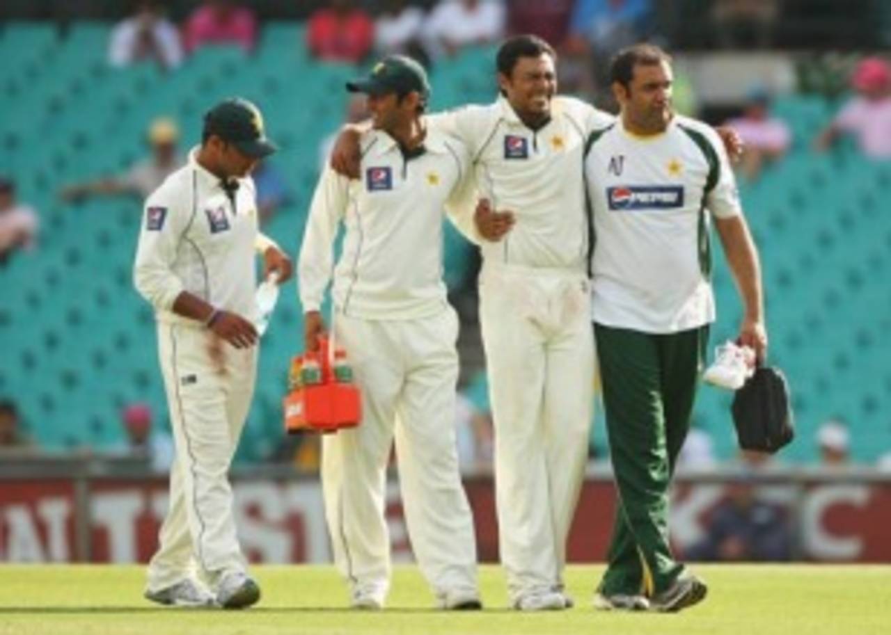 Danish Kaneria took valuable middle-order wickets before hobbling off the field&nbsp;&nbsp;&bull;&nbsp;&nbsp;Getty Images