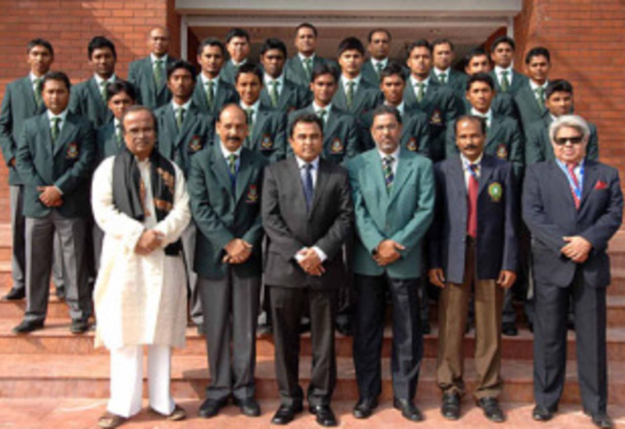 The Bangladesh Under-19 squad pose for a photo with BCB officials, Dhaka, January 6, 2010