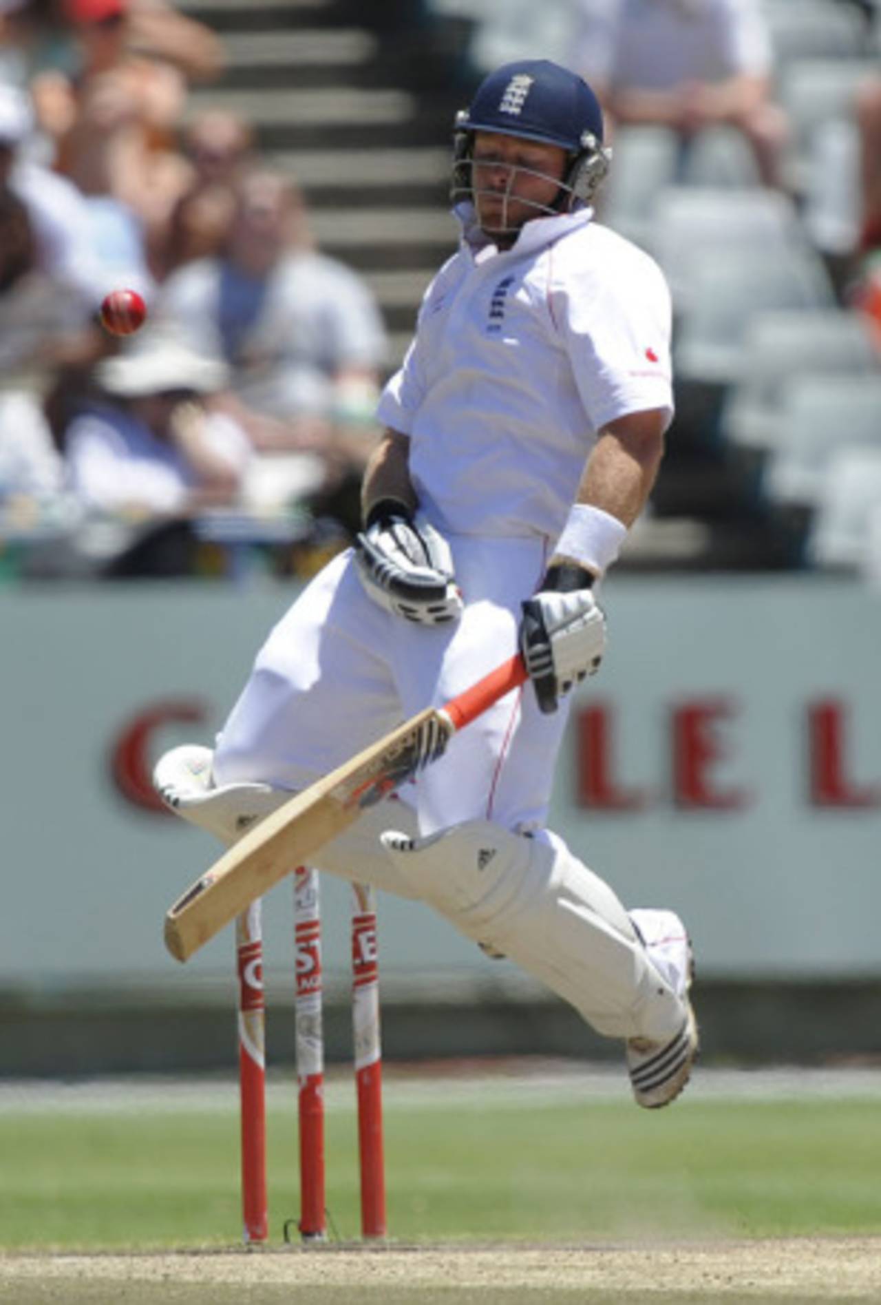 Ian Bell defied had to duck and dive against the South Africans at Cape Town in 2010&nbsp;&nbsp;&bull;&nbsp;&nbsp;Getty Images