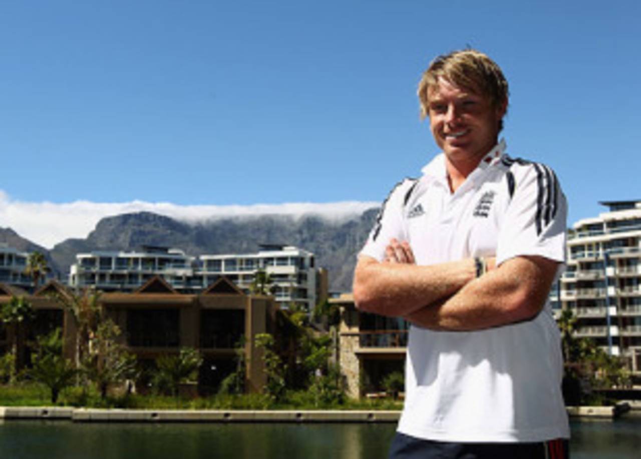 Top of the morning: Ian Bell poses with Table Mountain in the background the day after the Test he helped save&nbsp;&nbsp;&bull;&nbsp;&nbsp;Getty Images