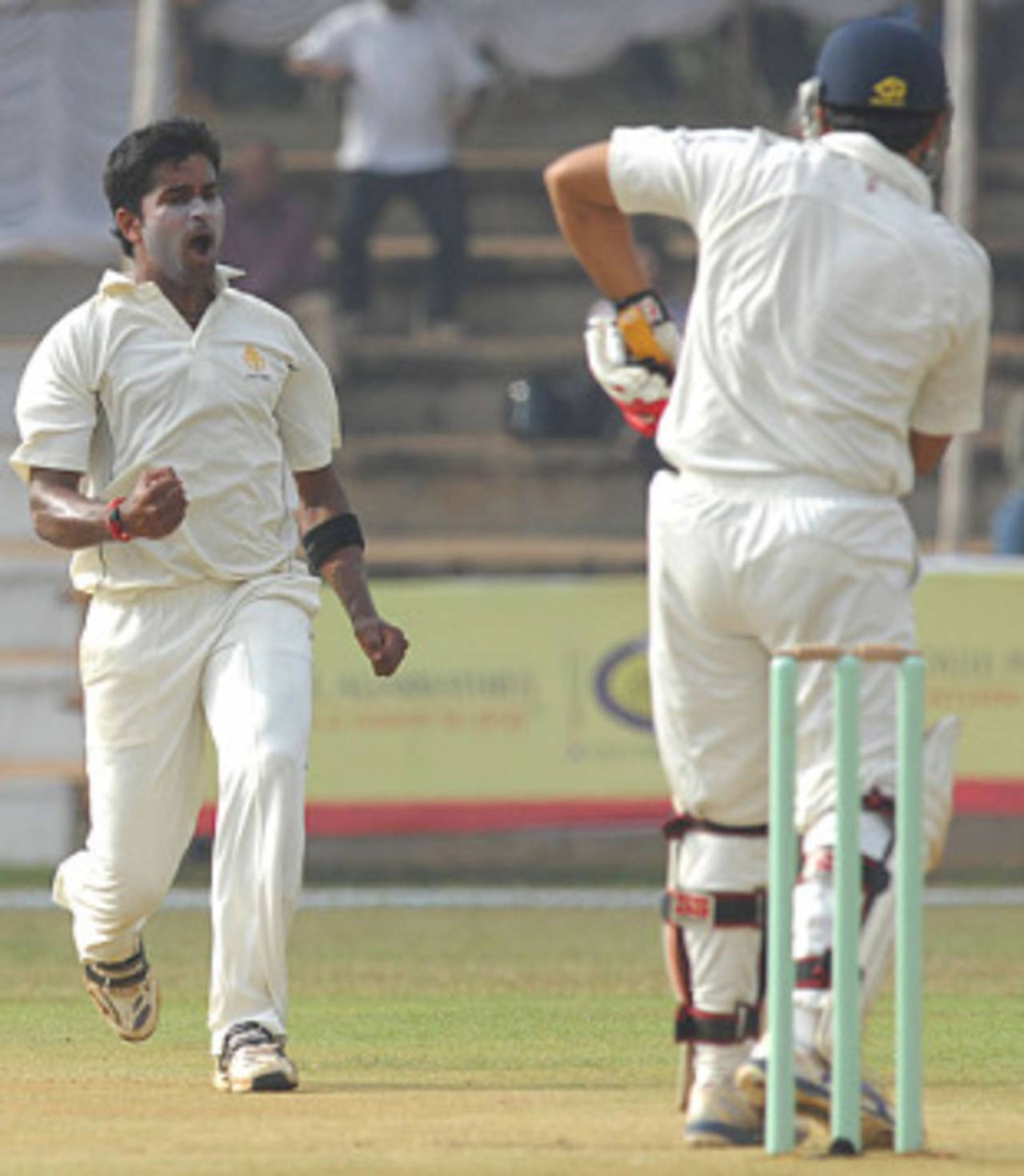 Vinay Kumar troubled Central Zone's batsman with his bouncers&nbsp;&nbsp;&bull;&nbsp;&nbsp;Sportz Solutions