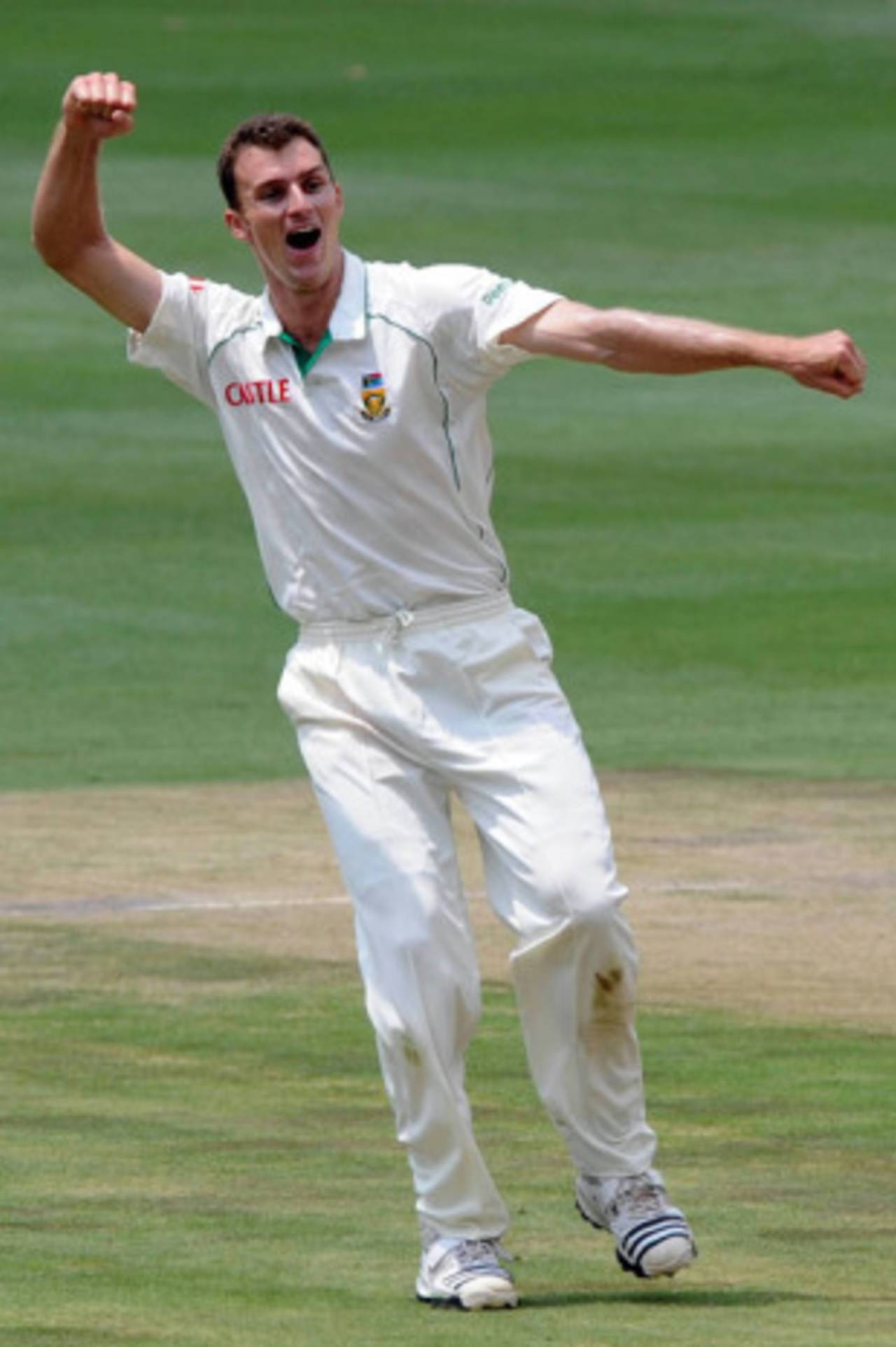 Ryan McLaren celebrates his maiden Test wicket, having had Paul Collingwood caught at point, South Africa v England, 4th Test, Johannesburg, South Africa, January 14, 2010