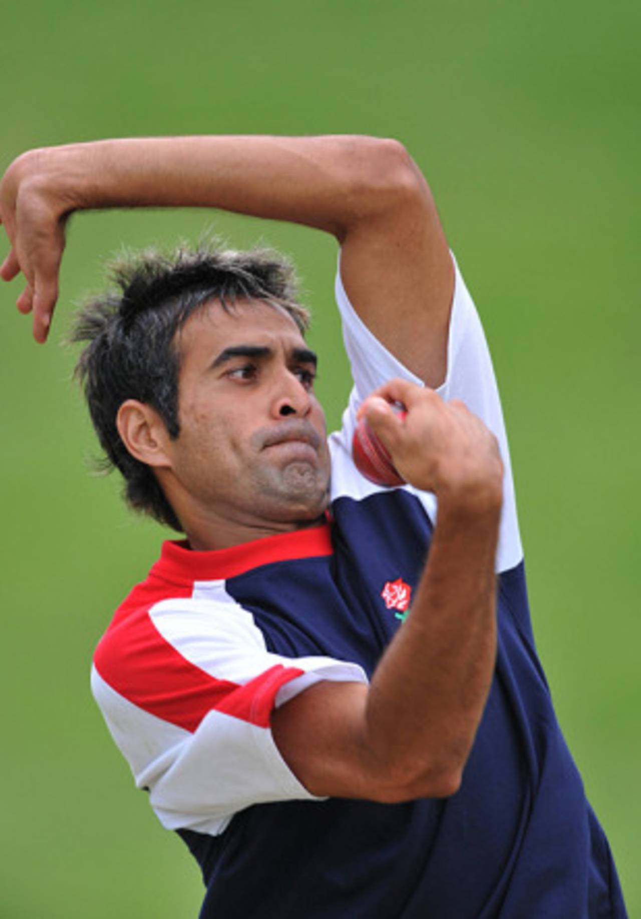 Imran Tahir bowls during training, Johannesburg, January 13, 2010