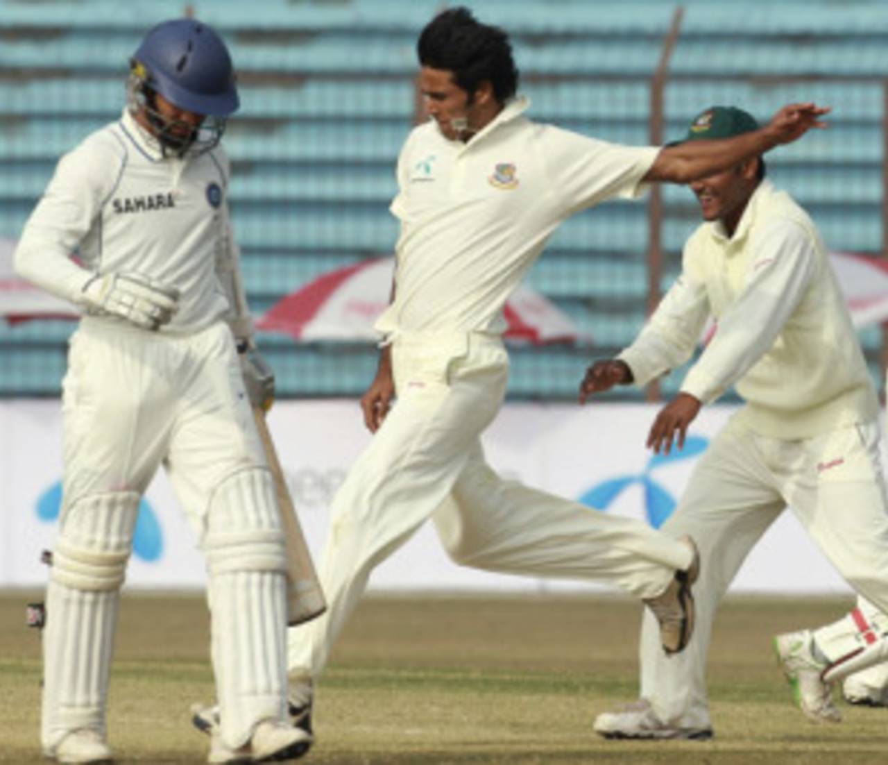 Shahadat Hossain exults after dismissing Dinesh Karthik, Bangladesh v India, 1st Test, Chittagong, 1st day, January 17, 2010