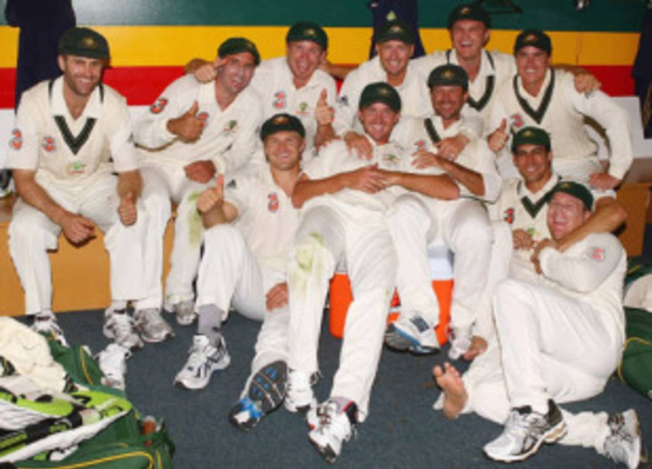 Australia's squad kicks back after the 231-run win, 3rd Test, Australia v Pakistan, 5th day, Hobart, January 18, 2010