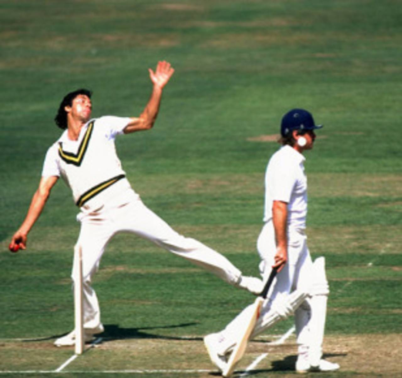 Imran Khan took four wickets in Pakistan's ten-wicket win, England v Pakistan, 2nd Test, Lord's, 5th day, August 16, 1982