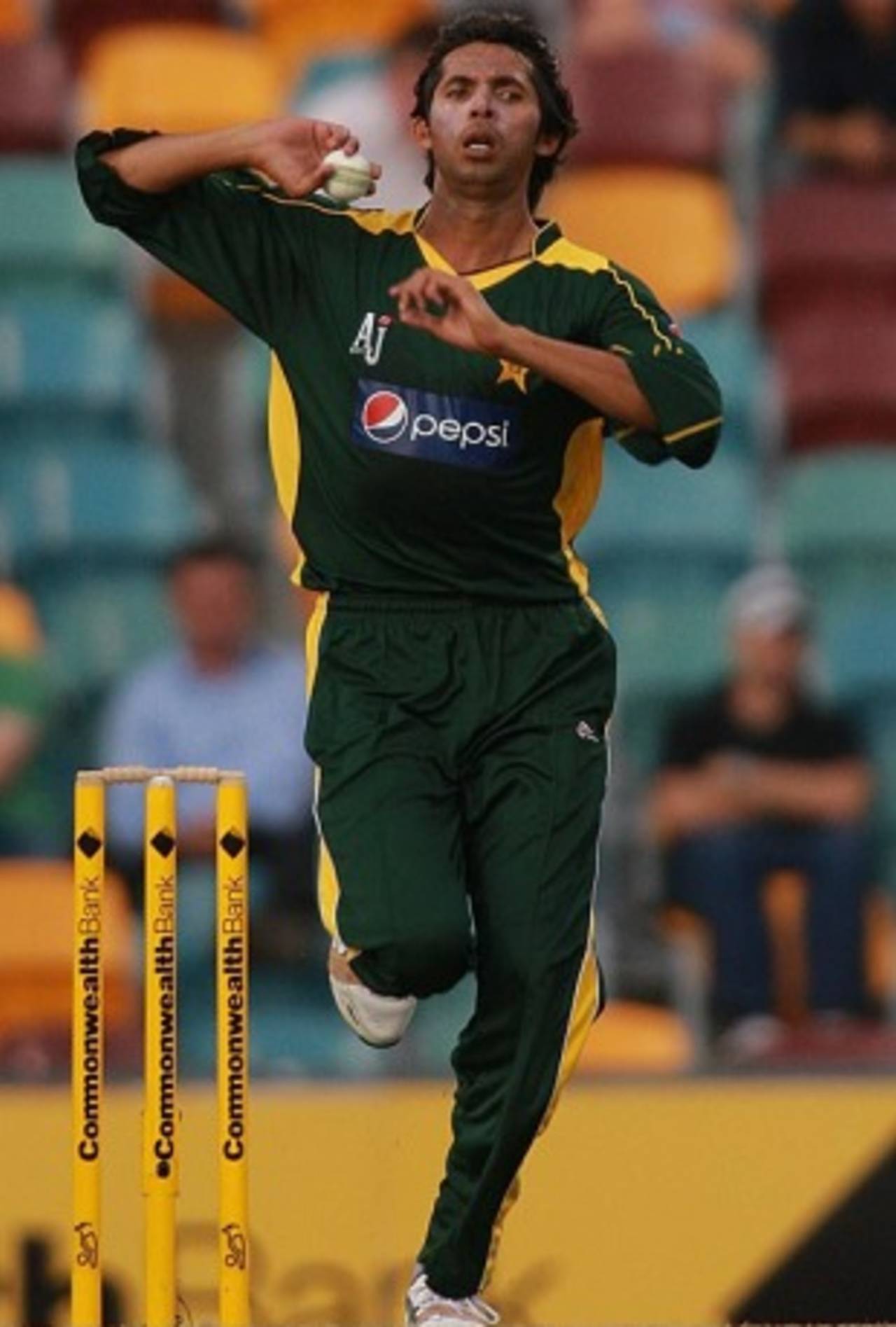 Mohammad Asif bowled an impressive first spell, Australia v Pakistan, 1st ODI, Brisbane, January 22, 2010 