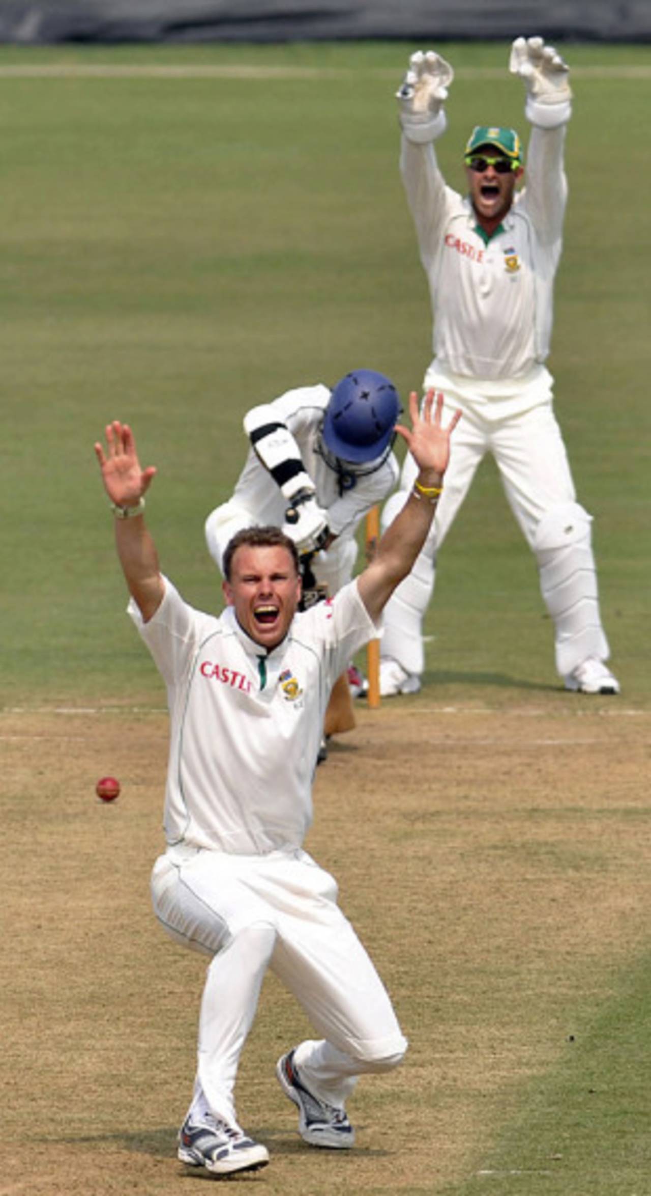 Johan Botha appeals unsuccessfully for an lbw decision, Indian Board President's XI v South Africans, tour match, 1st day, Nagpur, February 2, 2010