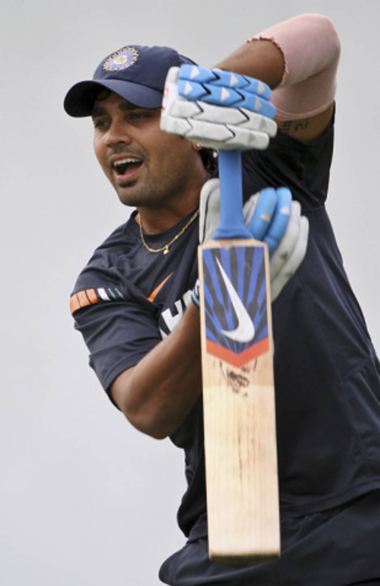 M Vijay during training a day before the first Test, Nagpur, February 5, 2010