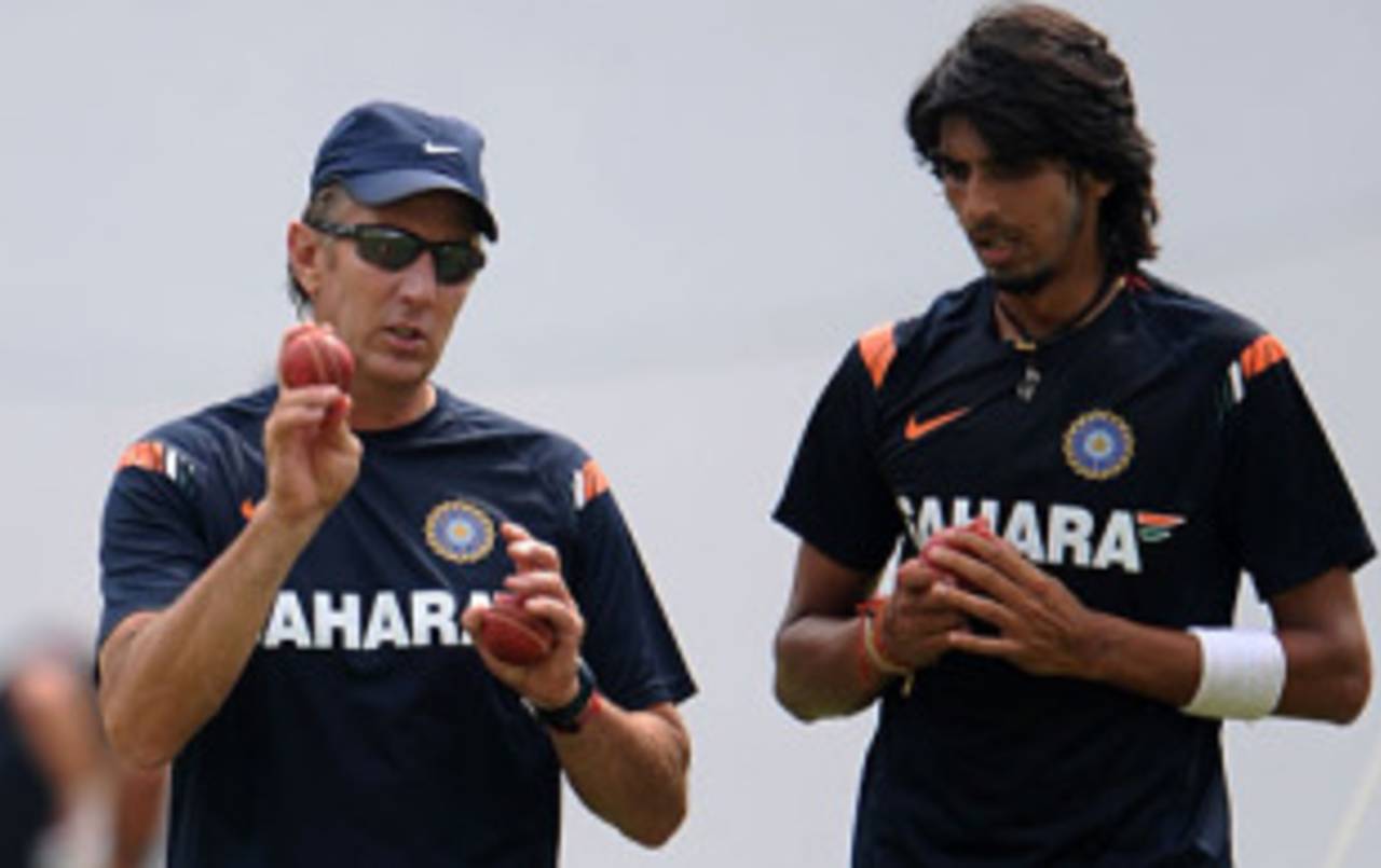 Eric Simons says he worked on getting Ishant's pace back, and getting him to bowl a fuller length&nbsp;&nbsp;&bull;&nbsp;&nbsp;AFP
