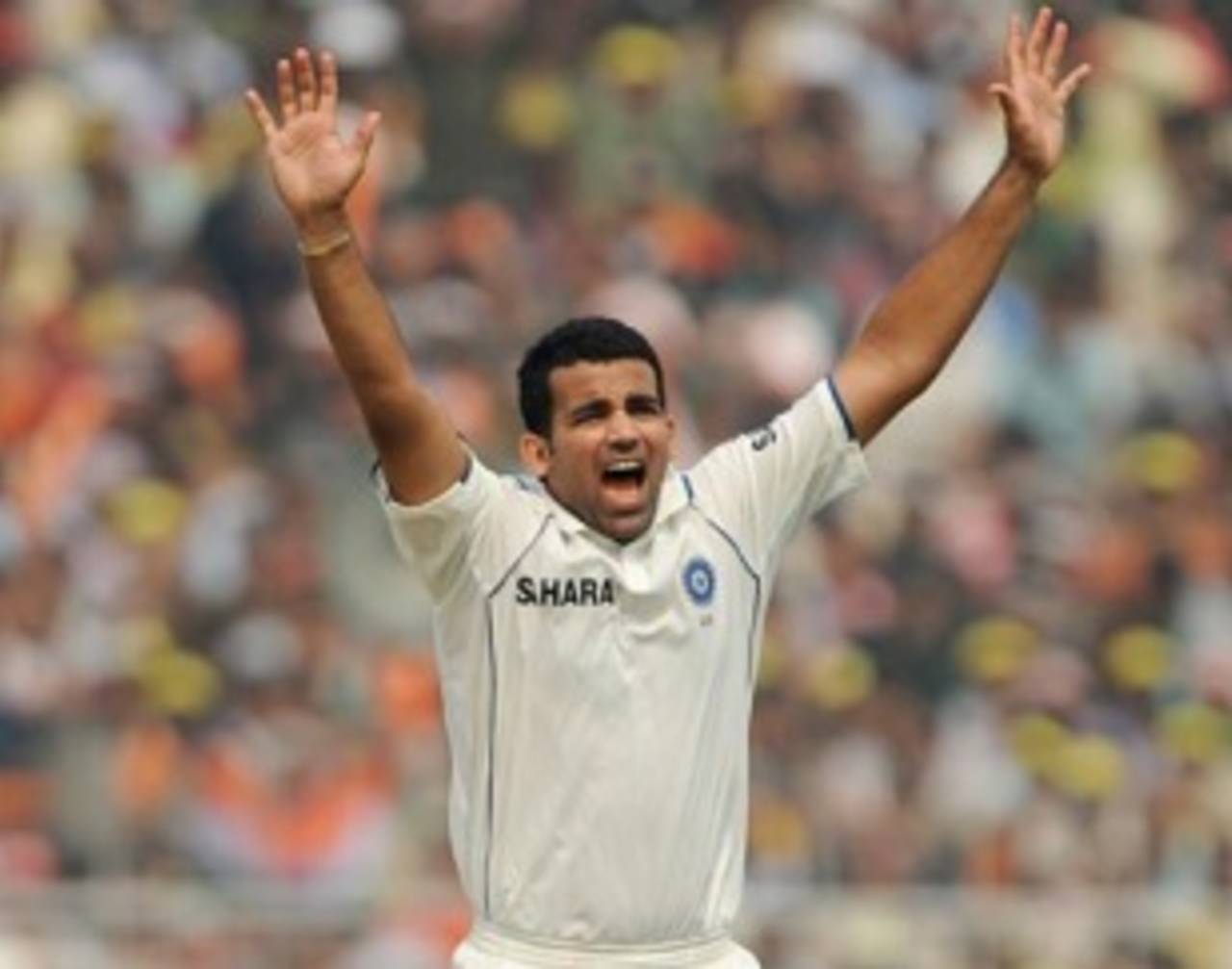 Zaheer Khan appeals for an lbw, India v South Africa, 2nd Test, Kolkata, 1st day, February 14, 2010