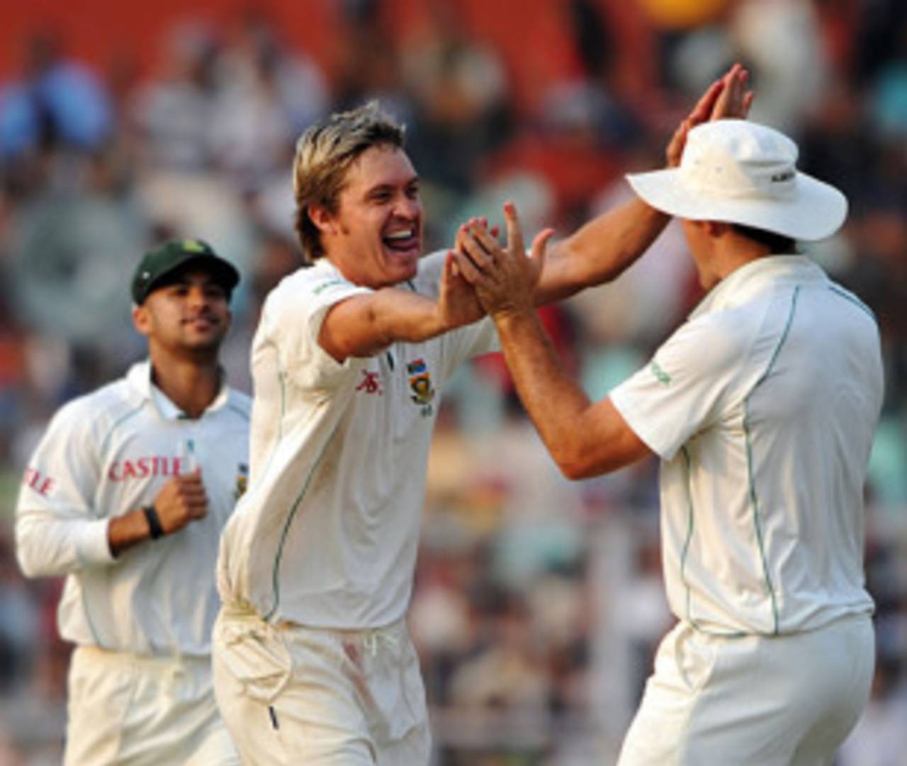 Paul Harris celebrates after getting Sachin Tendulkar caught, India v South Africa, 2nd Test, Kolkata, 2nd day, February 15, 2010