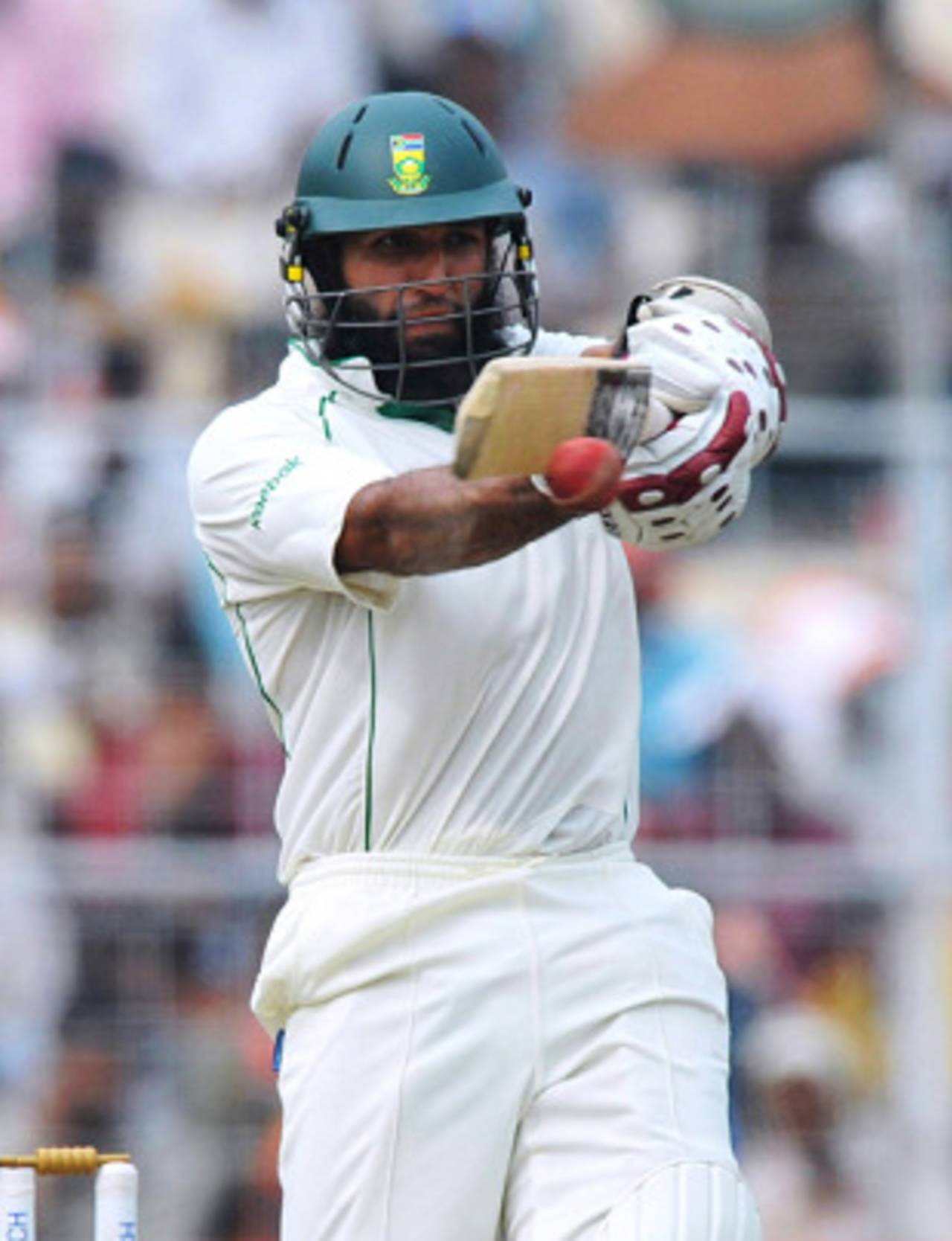 Hashim Amla cracks a pull to the boundary, India v South Africa, 2nd Test, Kolkata, 4th day, February 17, 2010
