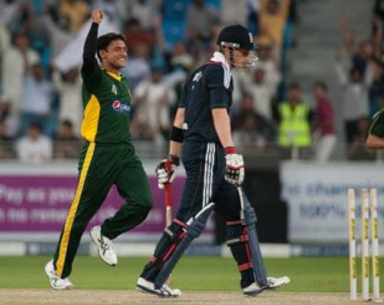 Yasir Arafat struck early as Joe Denly's problems continued, England v Pakistan, 2nd Twenty20, Dubai, February 20, 2010