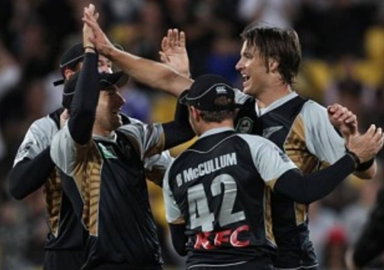 Shane Bond took 2 for 32, New Zealand v Australia, 1st Twenty20, Wellington, February 26, 2010