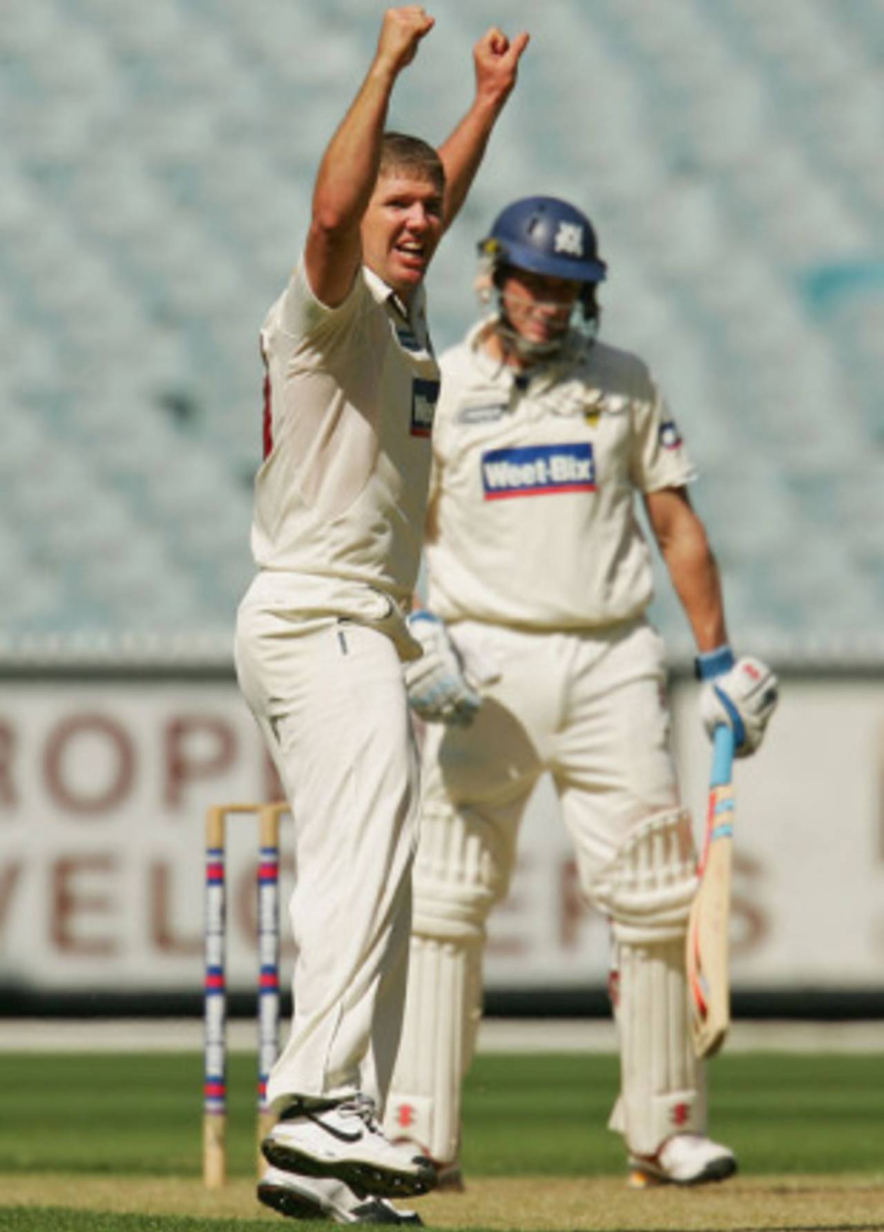 James Hopes picks up the key wicket of David Hussey, Victoria v Queensland, Sheffield Shield final, MCG, March 17, 2010